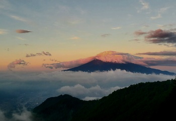 朝焼け富士山ニコン