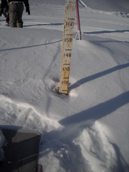 天神平スキー場の積雪量は１１５cm